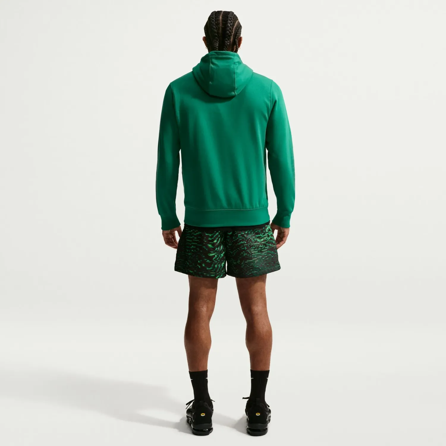 Polera Nike Sportswear Hombre Club Fleece color verde | Platanitos