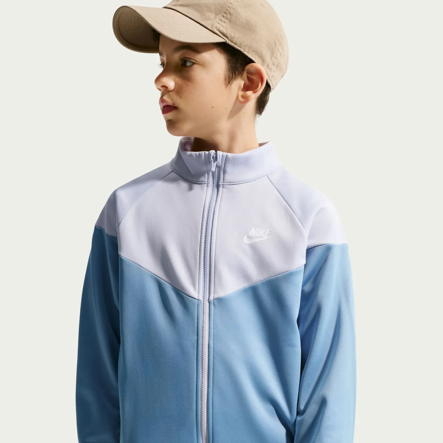 Nike Conjunto Nike Sportswear Juvenil Dri-Fit Tracksuit color celeste | Platanitos