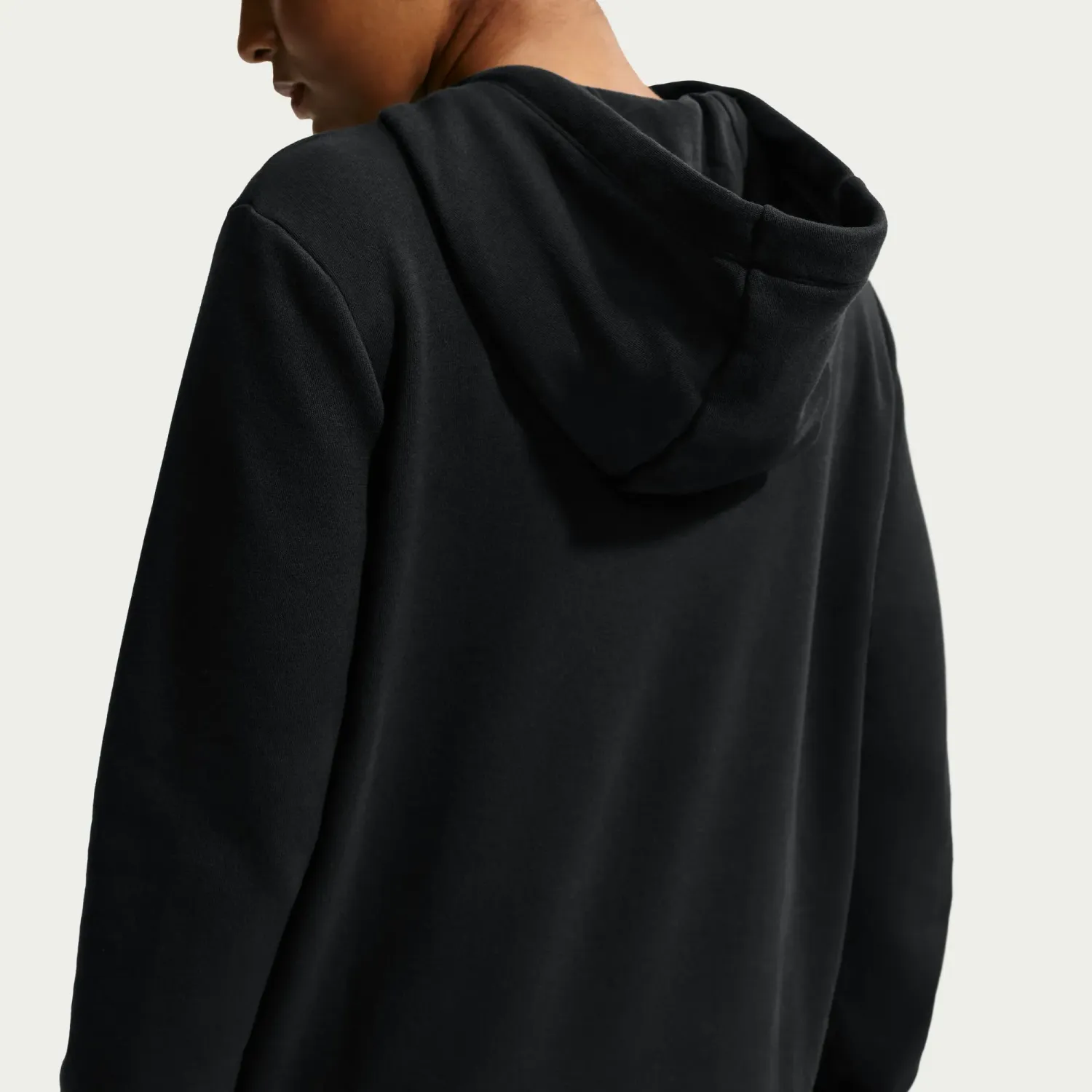 Casaca Nike Deportiva Mujer Sportswear Club Fleece Standard Graphic color negro | Platanitos