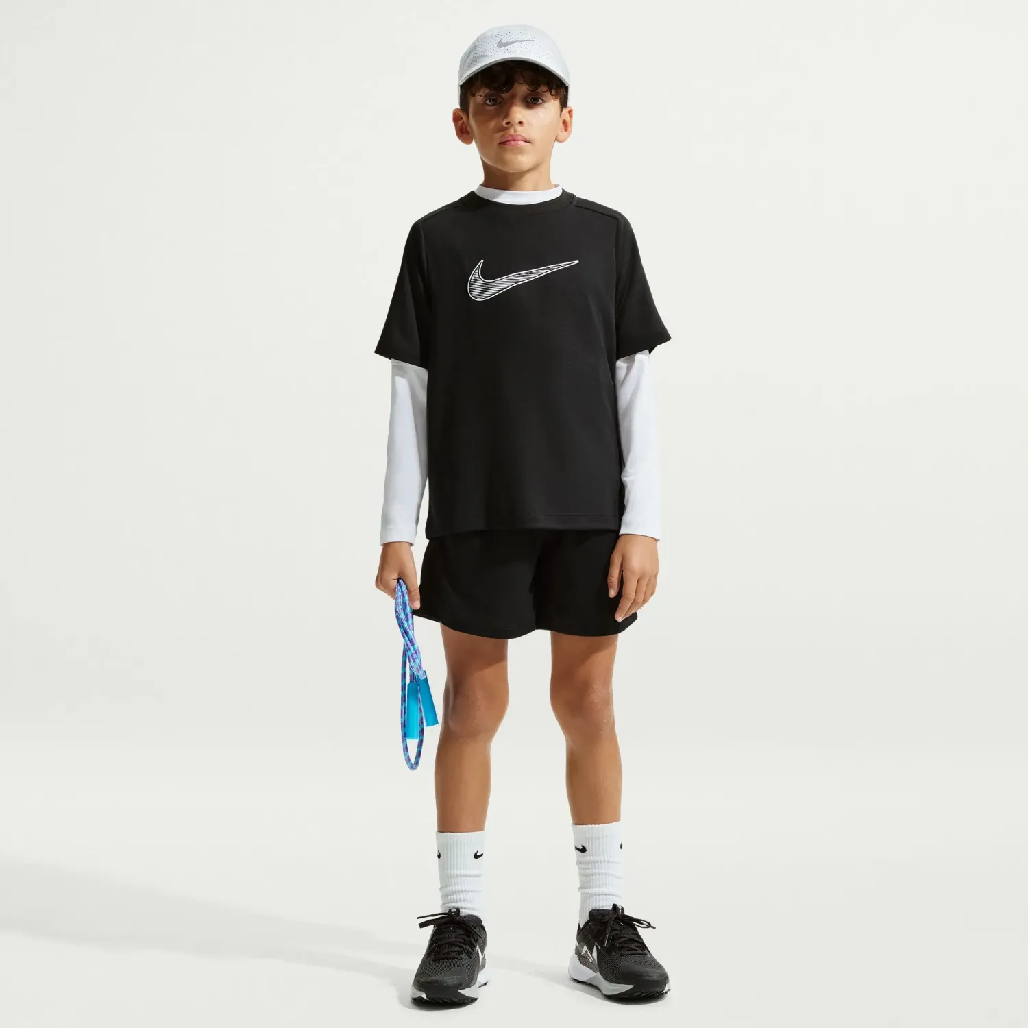 Nike Polo Nike Deportivo Juvenil Basic Multi Swoosh Shortsleeve Tee color negro | Platanitos