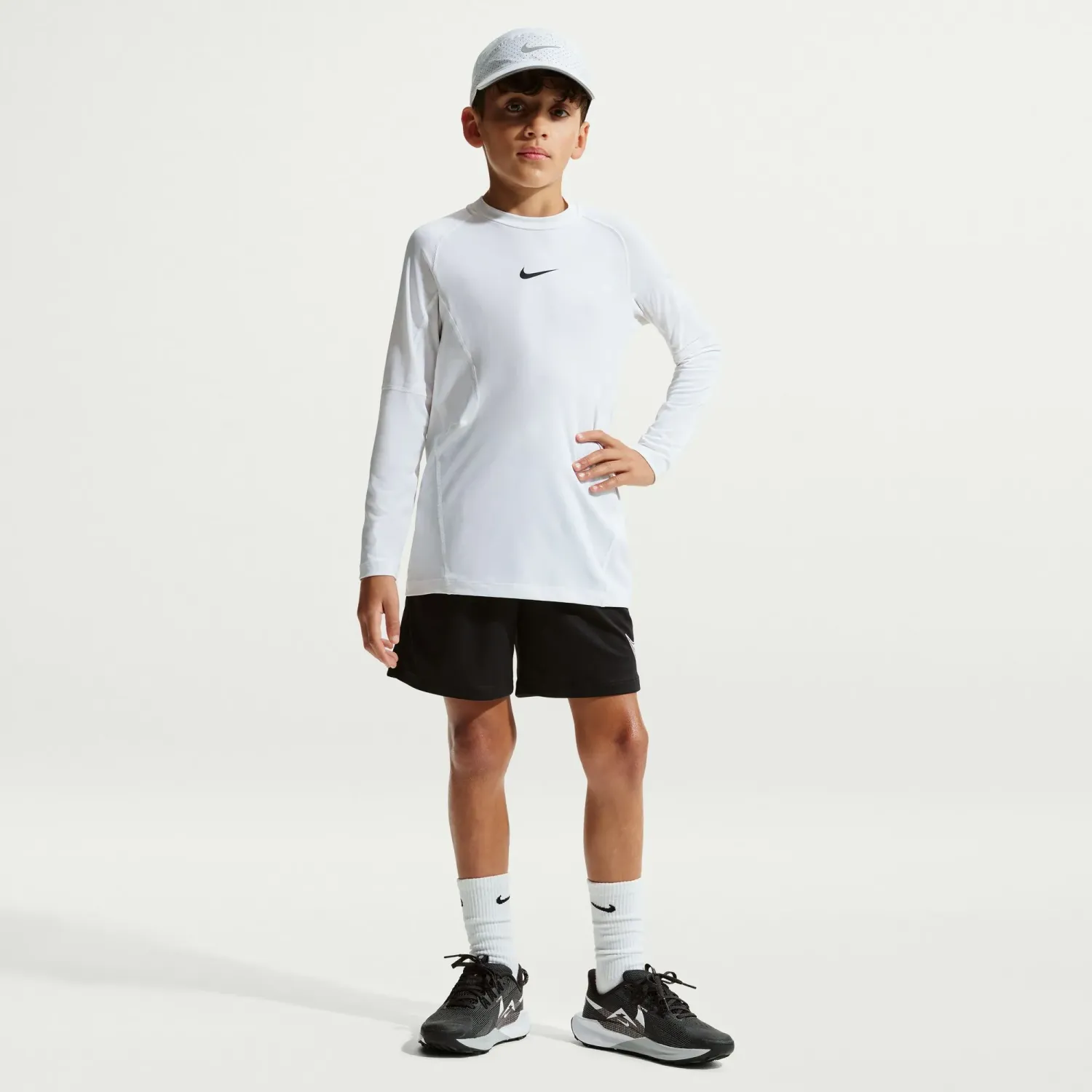 Nike Short Nike Deportivo Juvenil Dri-Fit Multi Short Hbr color blanco | Platanitos