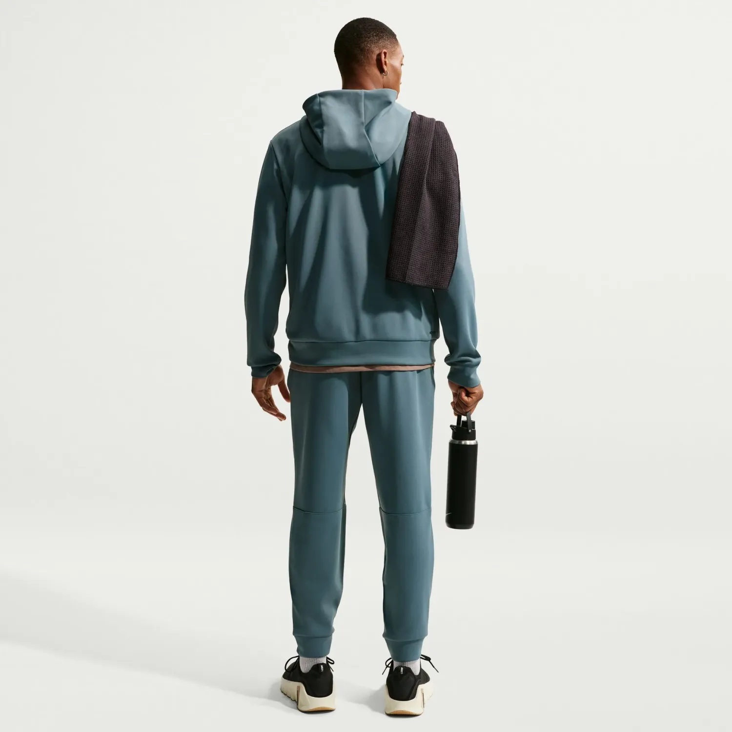 Nike Conjunto Nike Training Hombre Uv Flex Hyverse Dri-Fit Jogger color verde | Platanitos