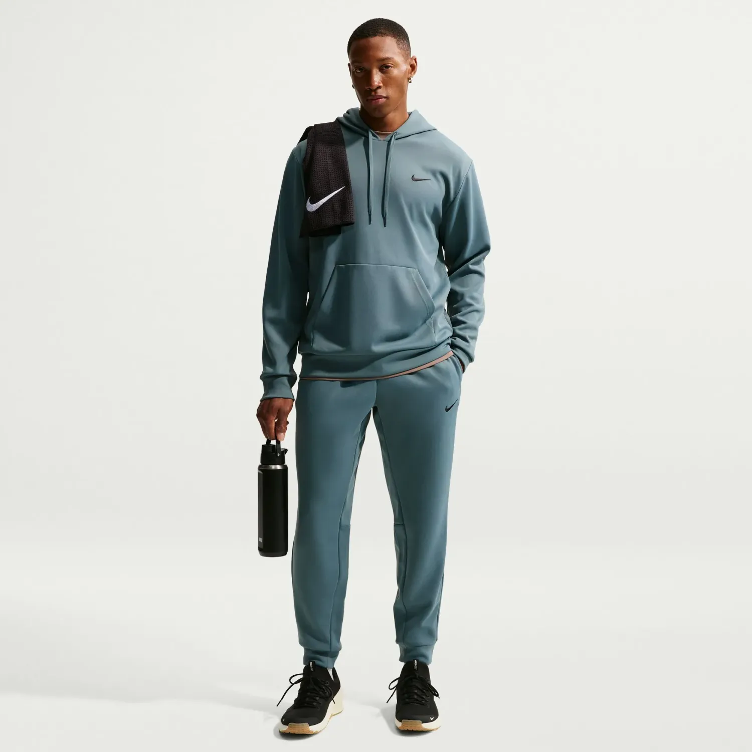 Nike Conjunto Nike Training Hombre Uv Flex Hyverse Dri-Fit Jogger color verde | Platanitos