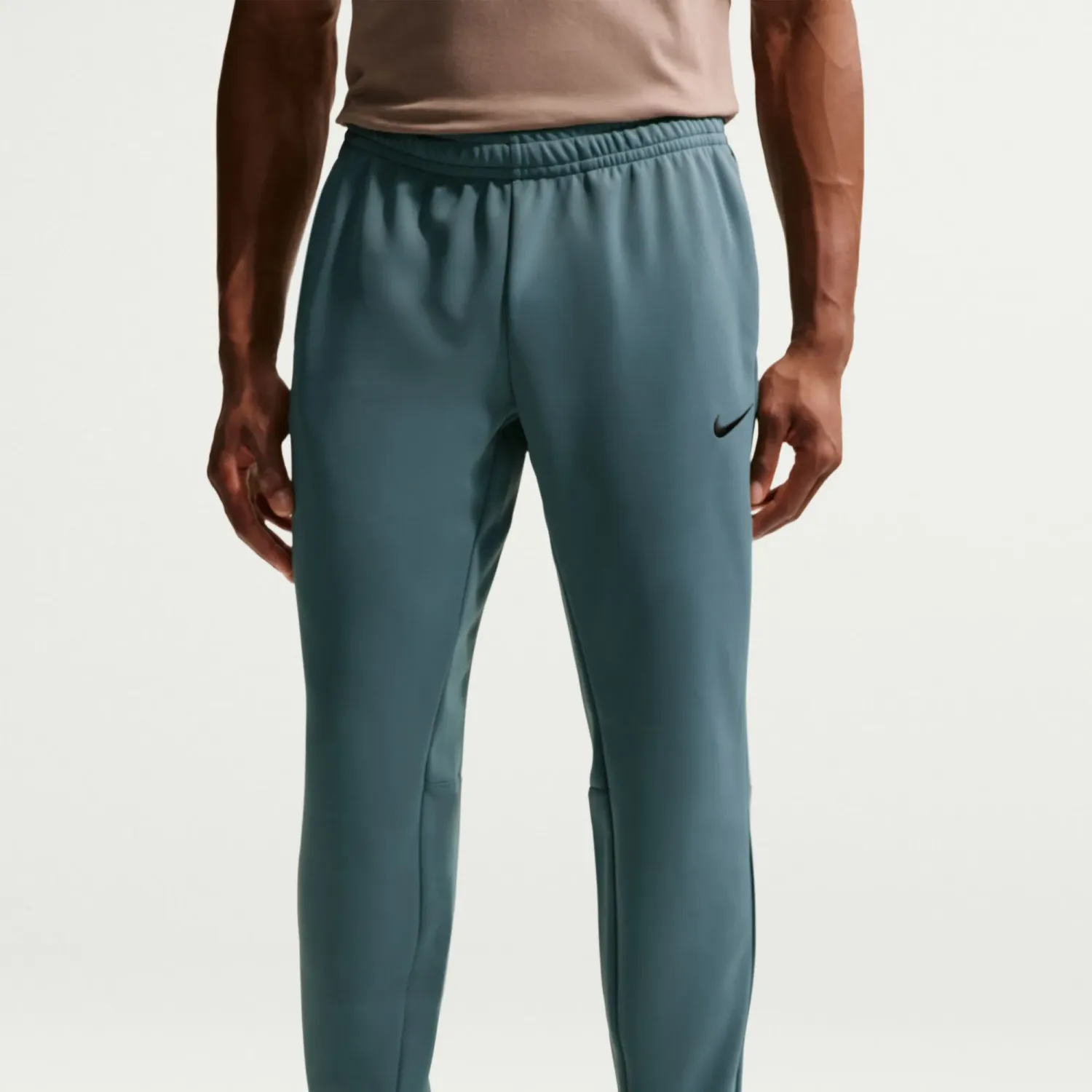 Nike Conjunto Nike Training Hombre Uv Flex Hyverse Dri-Fit Jogger color verde | Platanitos