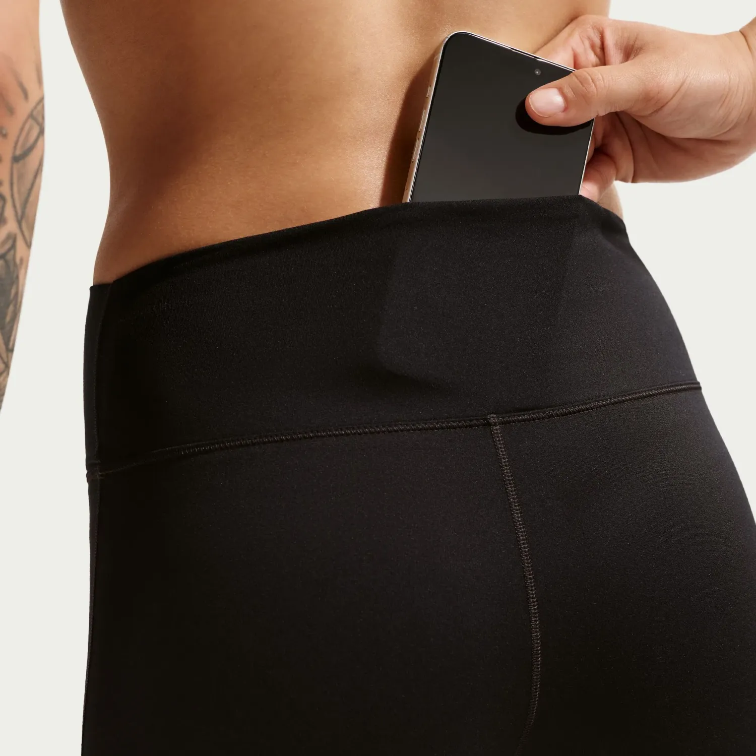 Nike Short Nike Training Mujer W High-Waisted 8in color negro | Platanitos