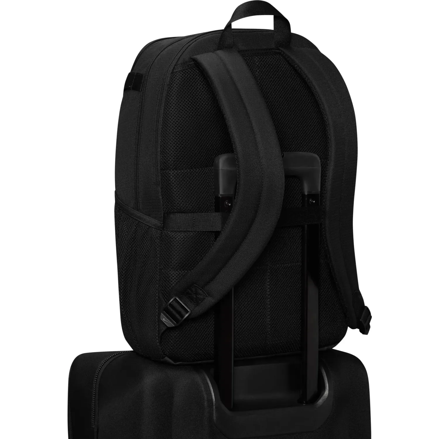 Nike Mochila Nike Training Unisex Brasilia M Backpack color negro | Platanitos