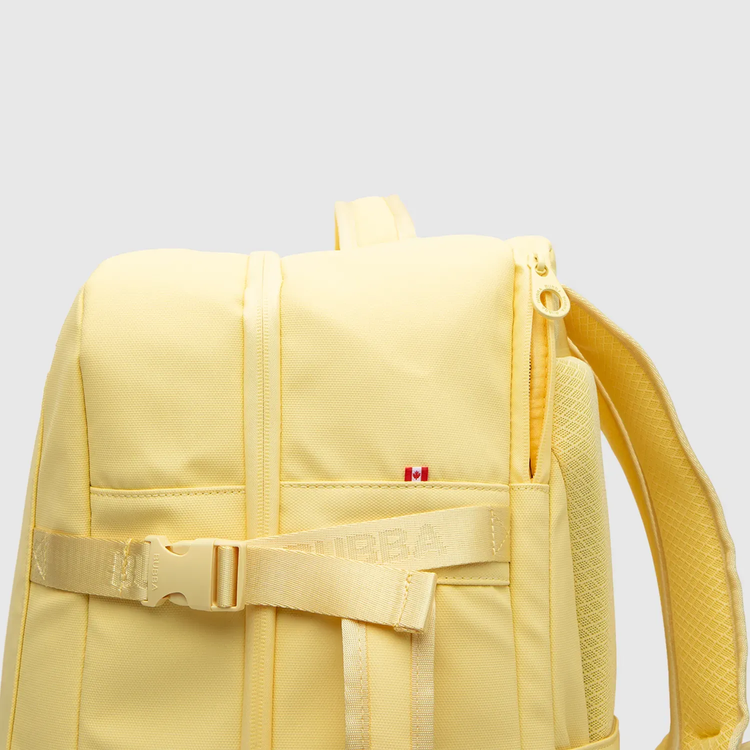 BUBBA BAGS Mochila Bubba Bags Para Viaje Unisex Cabina Travel color amarillo | Platanitos
