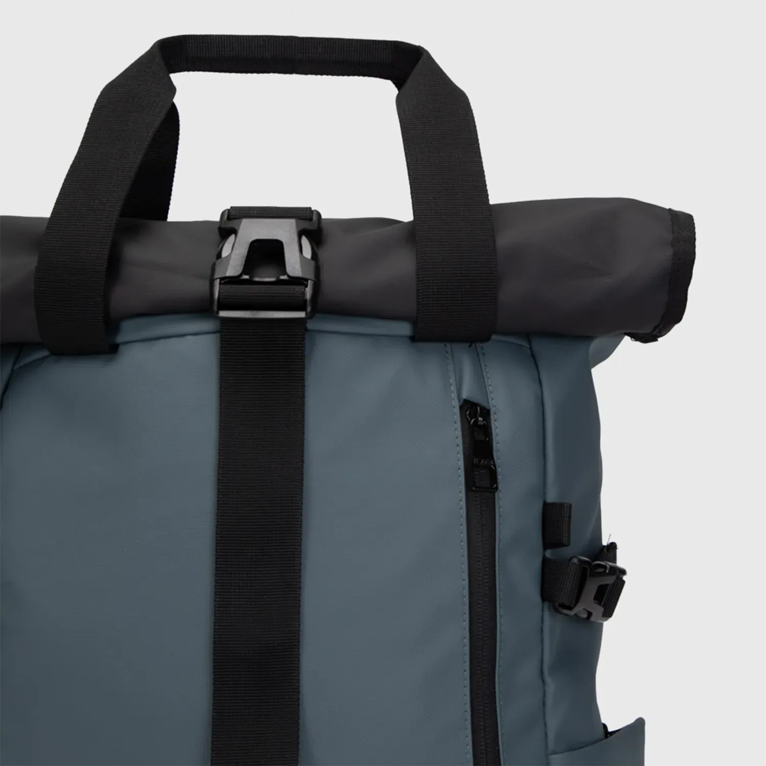 BLACK BAGS Mochila Black Bags Hombre Manson color plomo | Platanitos