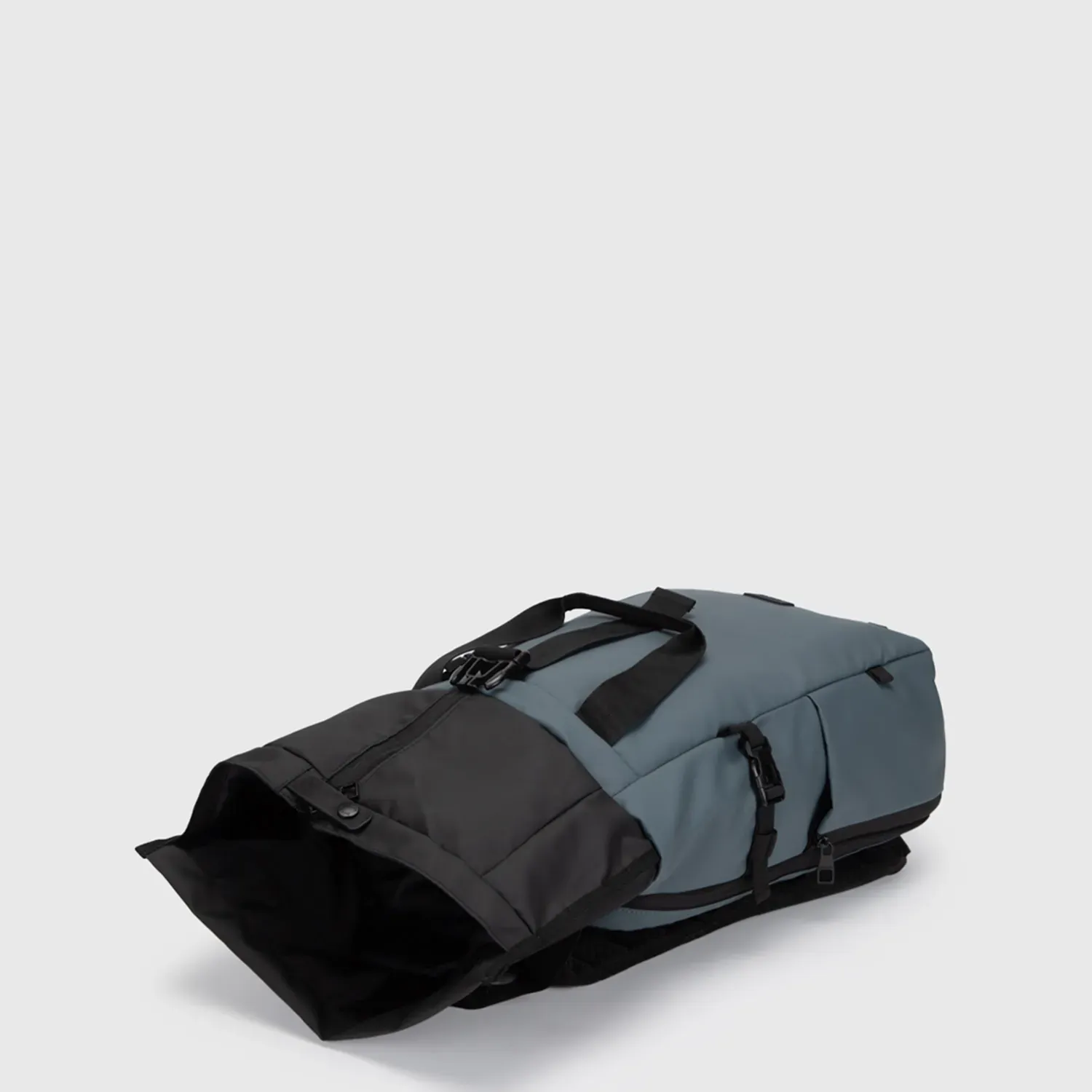 BLACK BAGS Mochila Black Bags Hombre Manson color plomo | Platanitos