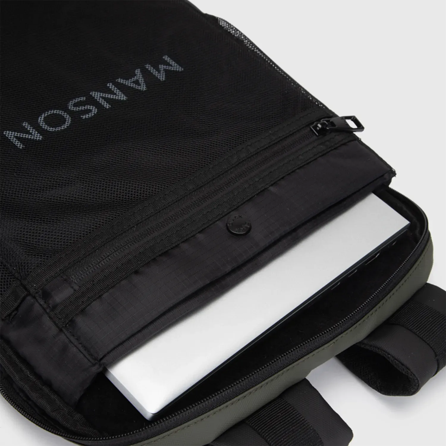 BLACK BAGS Mochila Black Bags Hombre Manson color verde | Platanitos