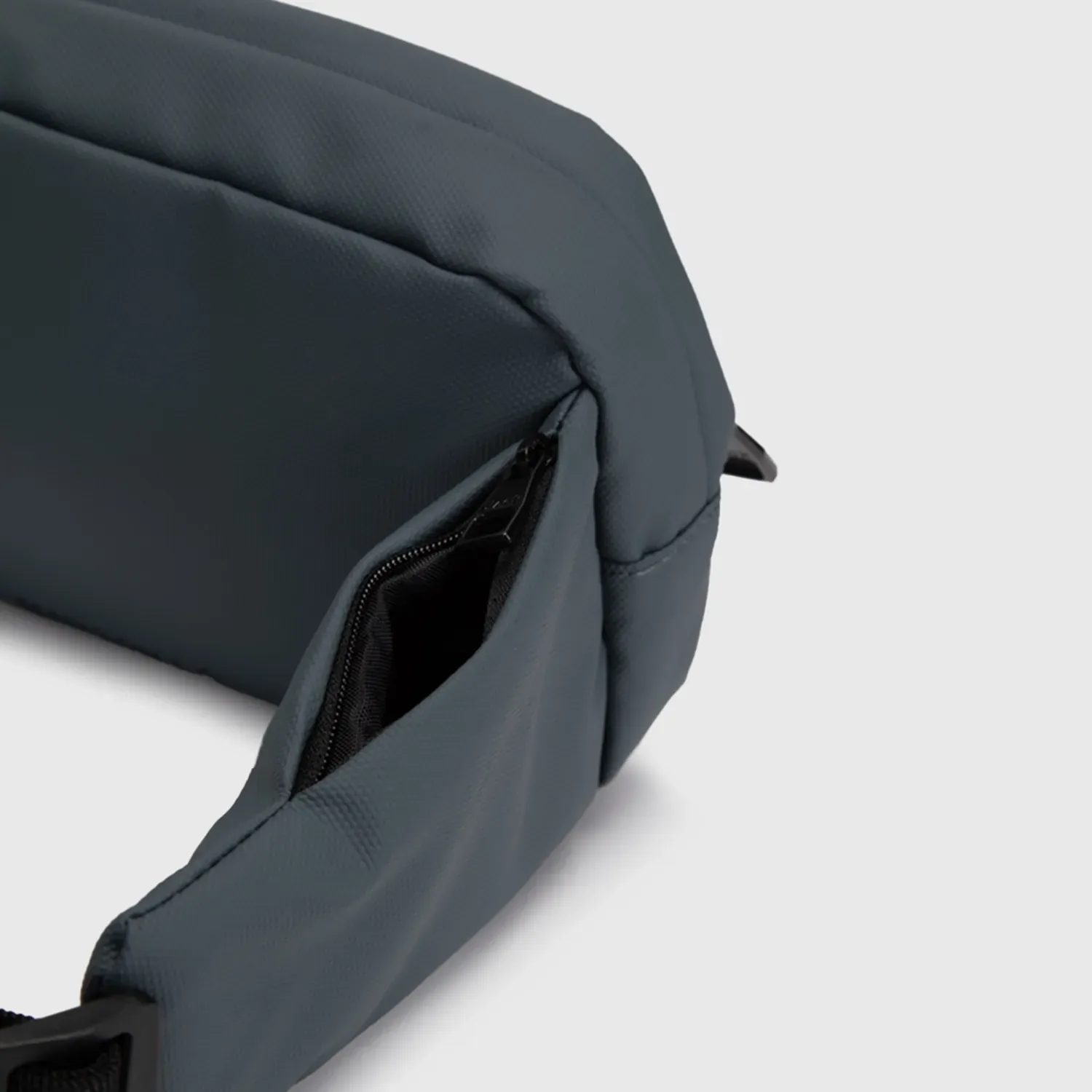 Canguro Black Bags Hombre Manson color plomo | Platanitos