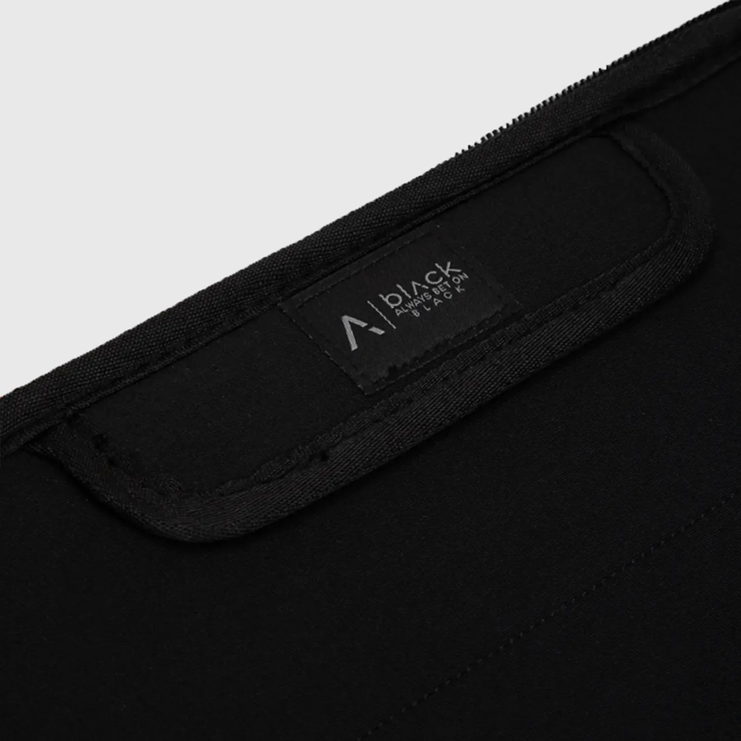 Funda Black Bags De Laptop Sleeve Manson Coal 16plg color plomo | Platanitos