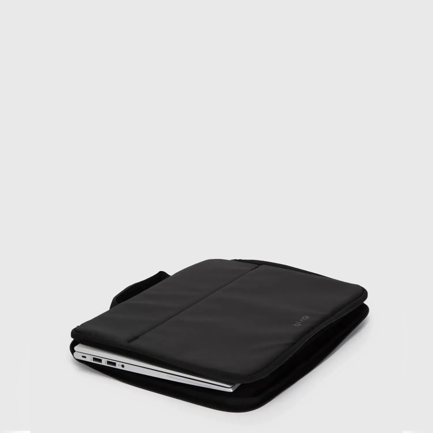 BLACK BAGS Funda Black Bags De Laptop Sleeve Manson Coal 16plg color negro | Platanitos
