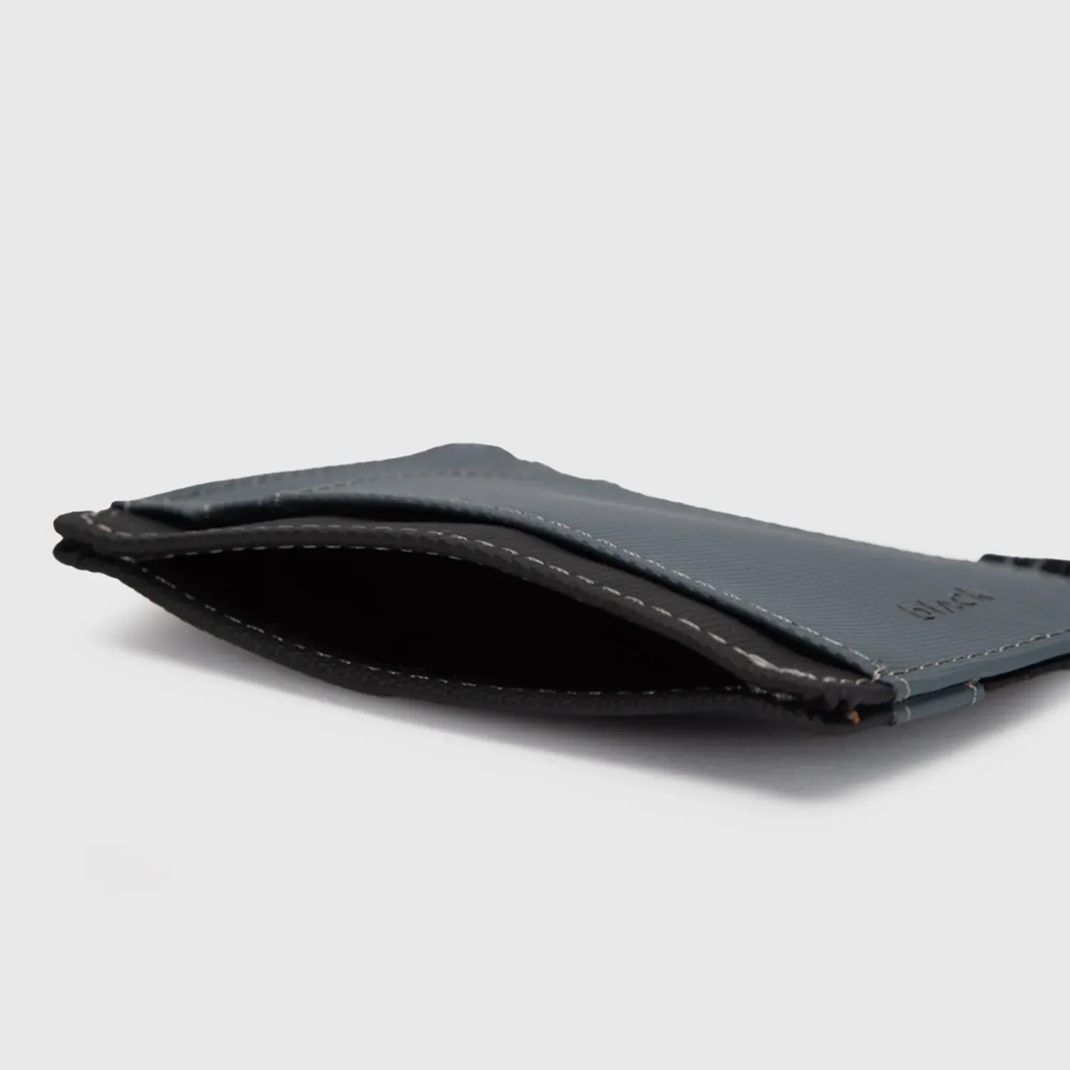 Tarjetero Black Bags Hombre Manson color plomo | Platanitos