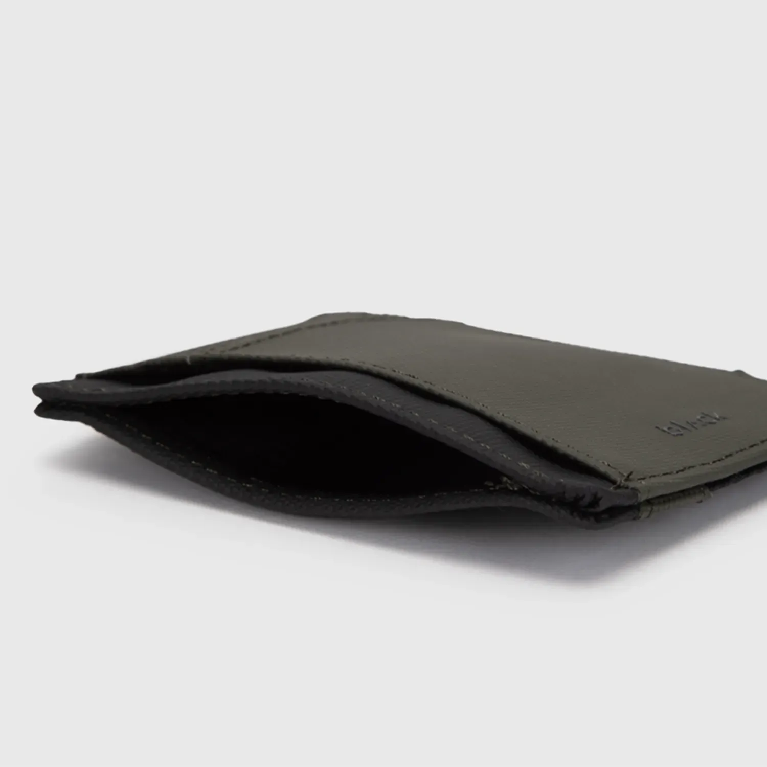 Tarjetero Black Bags Hombre Manson color verde | Platanitos