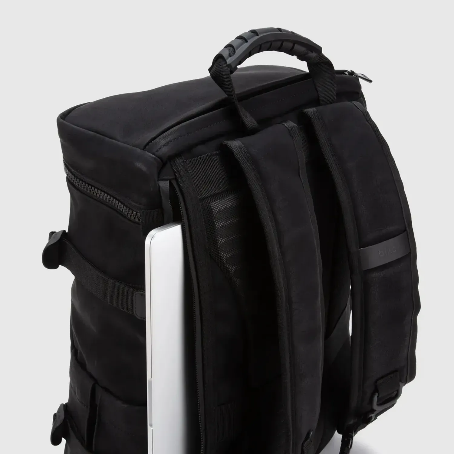 Mochila Black Bags Hombre Austin Straps color negro | Platanitos