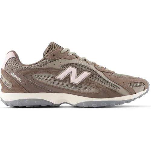Zapatillas New Balance Urbanas Mujer 204l color marron | Platanitos