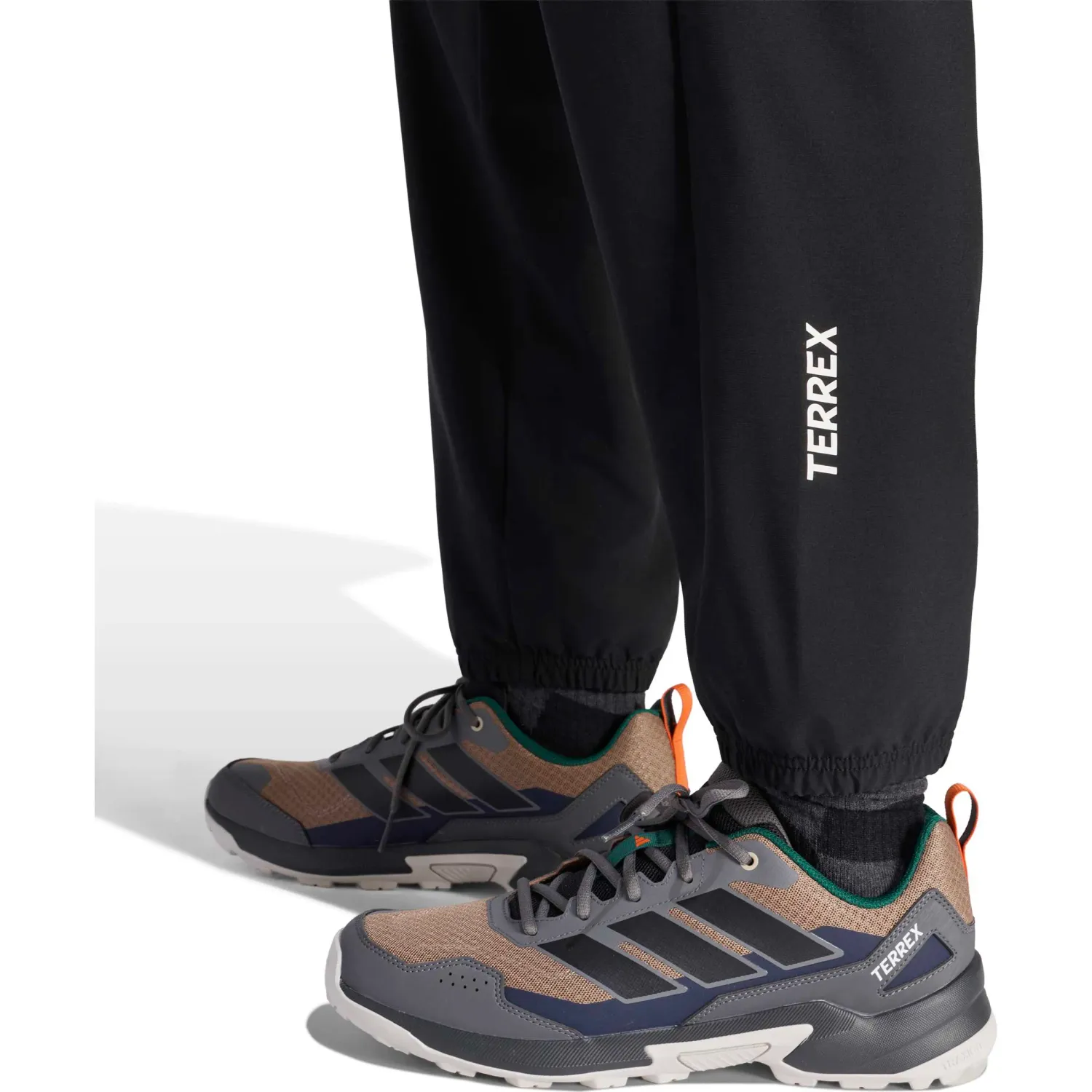 Pantalon Adidas Outdoor Hombre Mt Liteflex J color negro | Platanitos