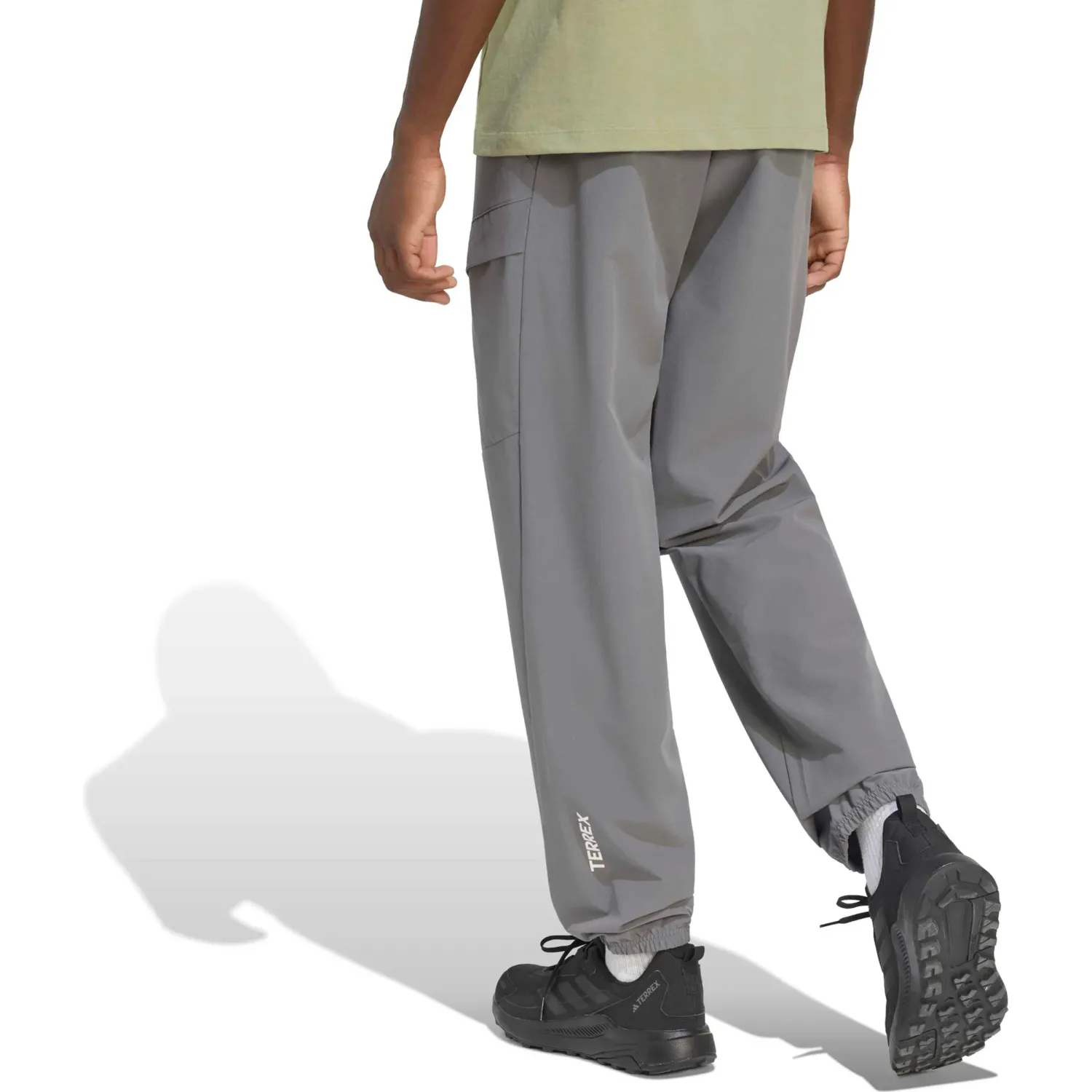 Pantalon Adidas Outdoor Hombre Mt Liteflex J color gris | Platanitos