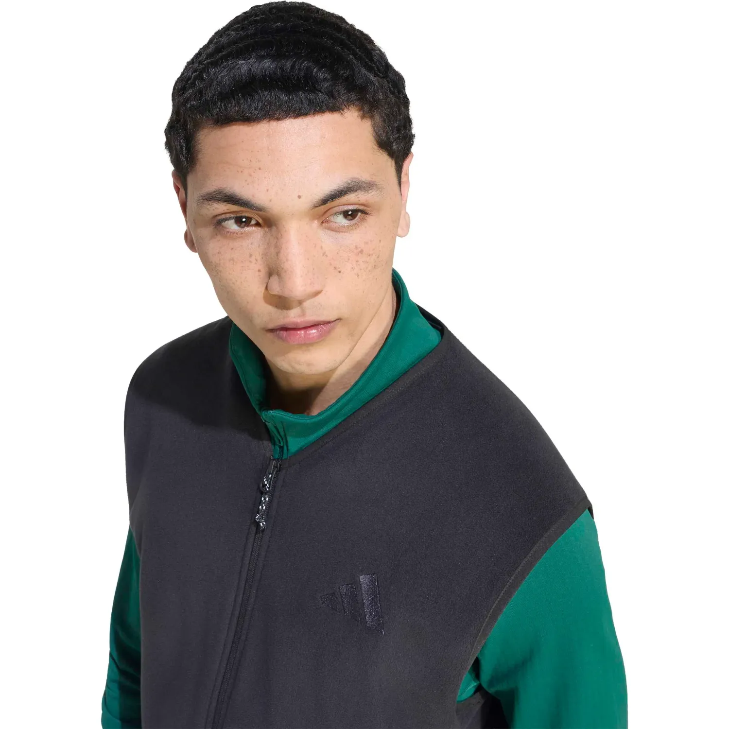 adidas Chaleco Adidas Outdoor Hombre Mt Fz Vest color negro | Platanitos
