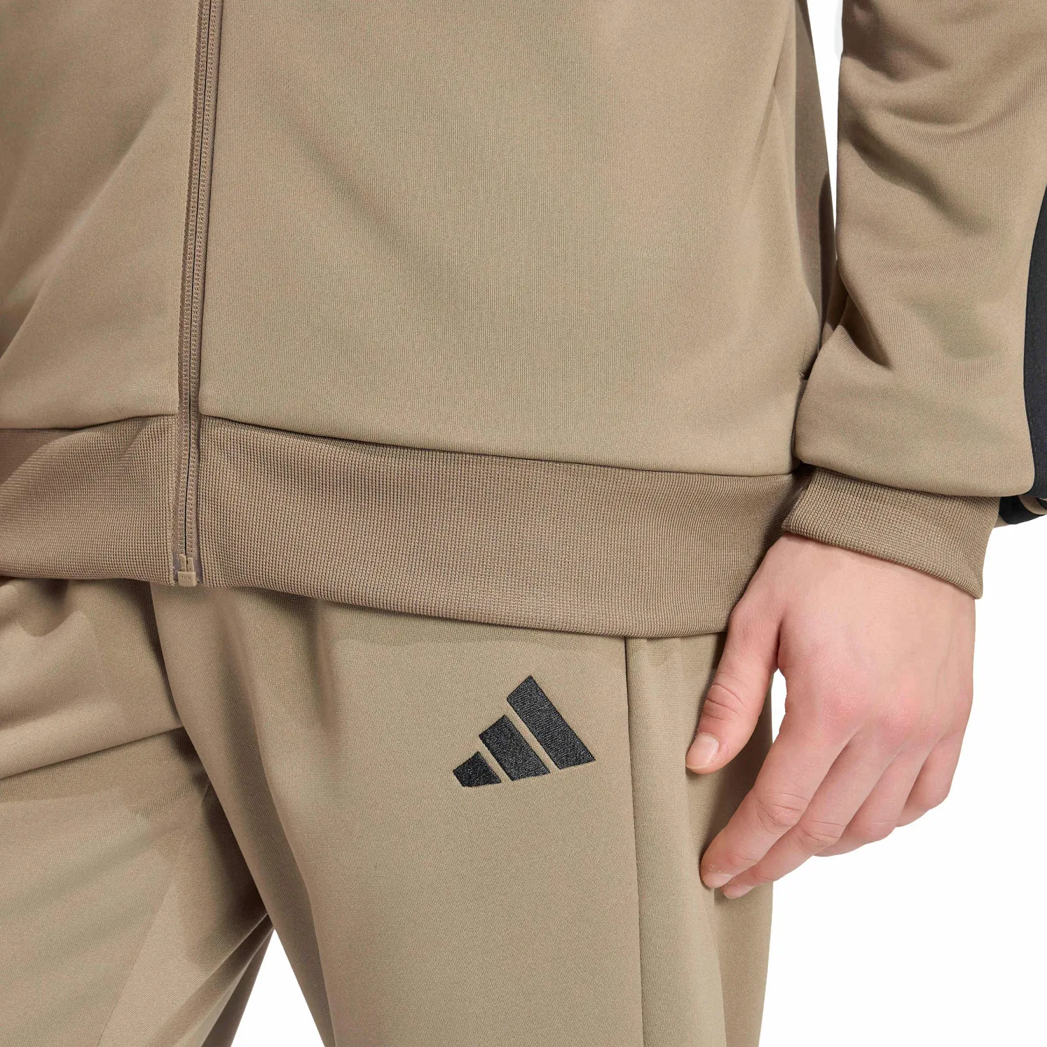 Conjunto Adidas Buzo Deportivo Hombre M 3s Ft Tt Ts color caqui | Platanitos
