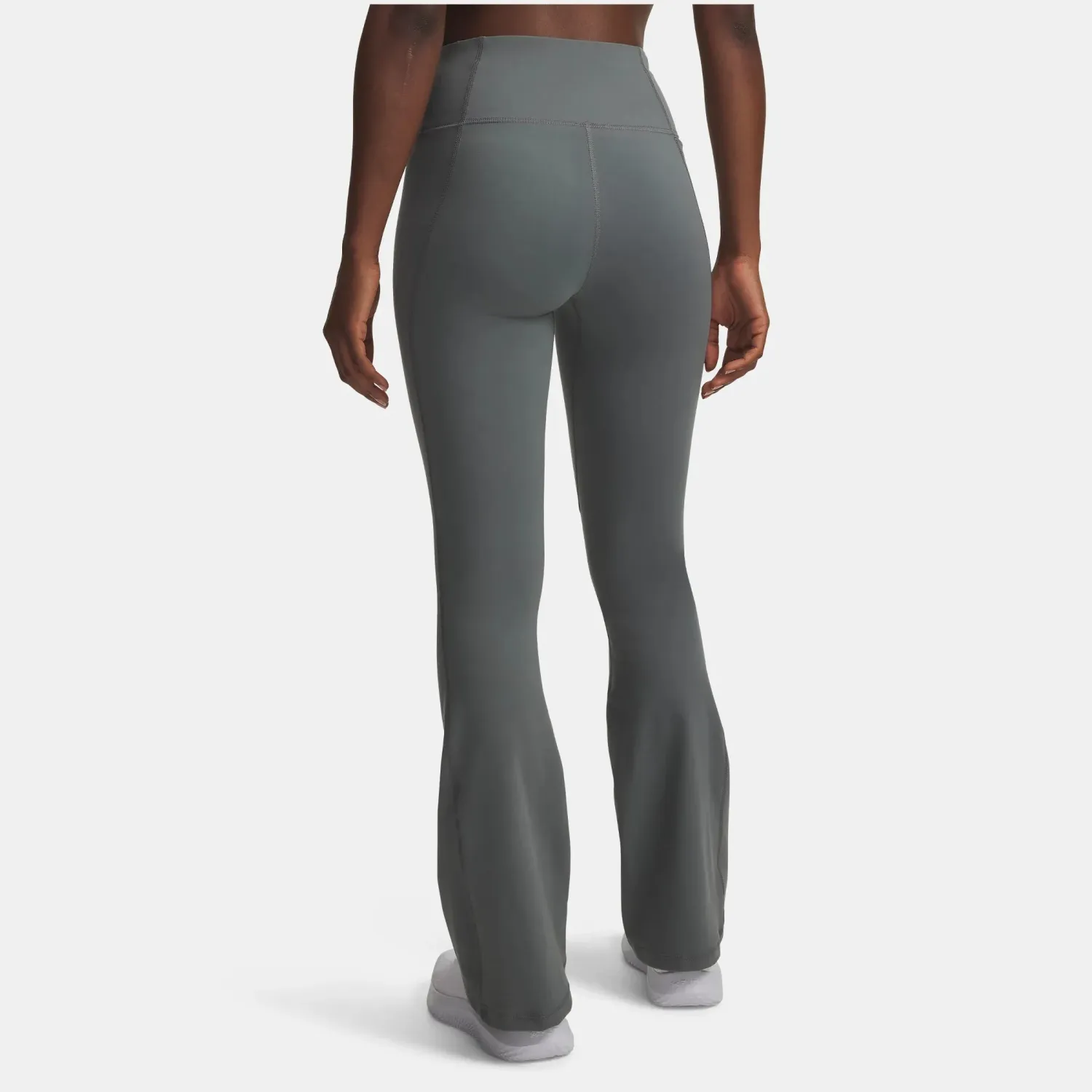 Under Armour Pantalon Under Armour Training Mujer Motion Flare Pant color gris | Platanitos