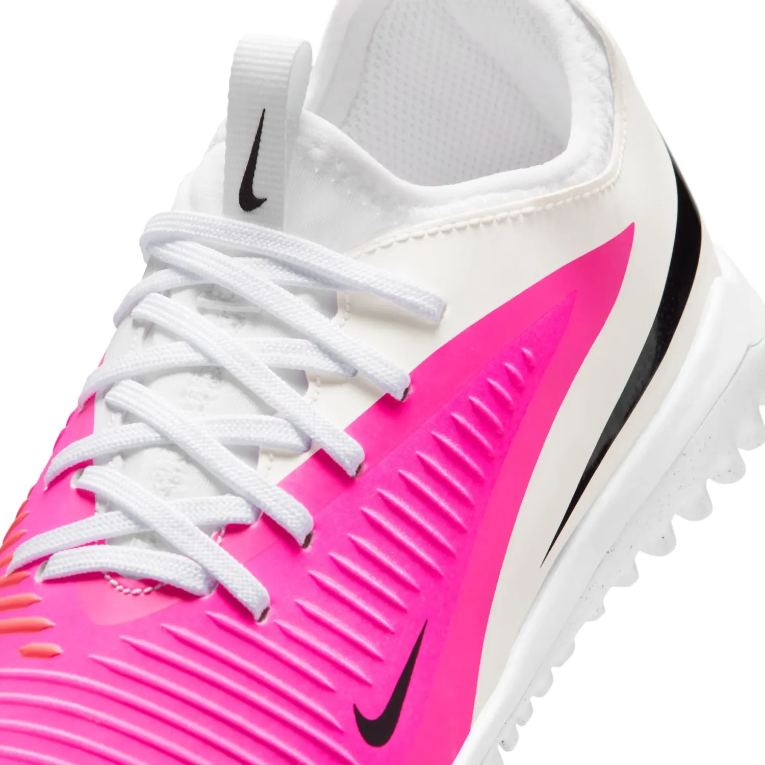 Nike Zapatillas Nike De Futbol Juvenil Phantom 6 Low Academy color blanco / fucsia | Platanitos