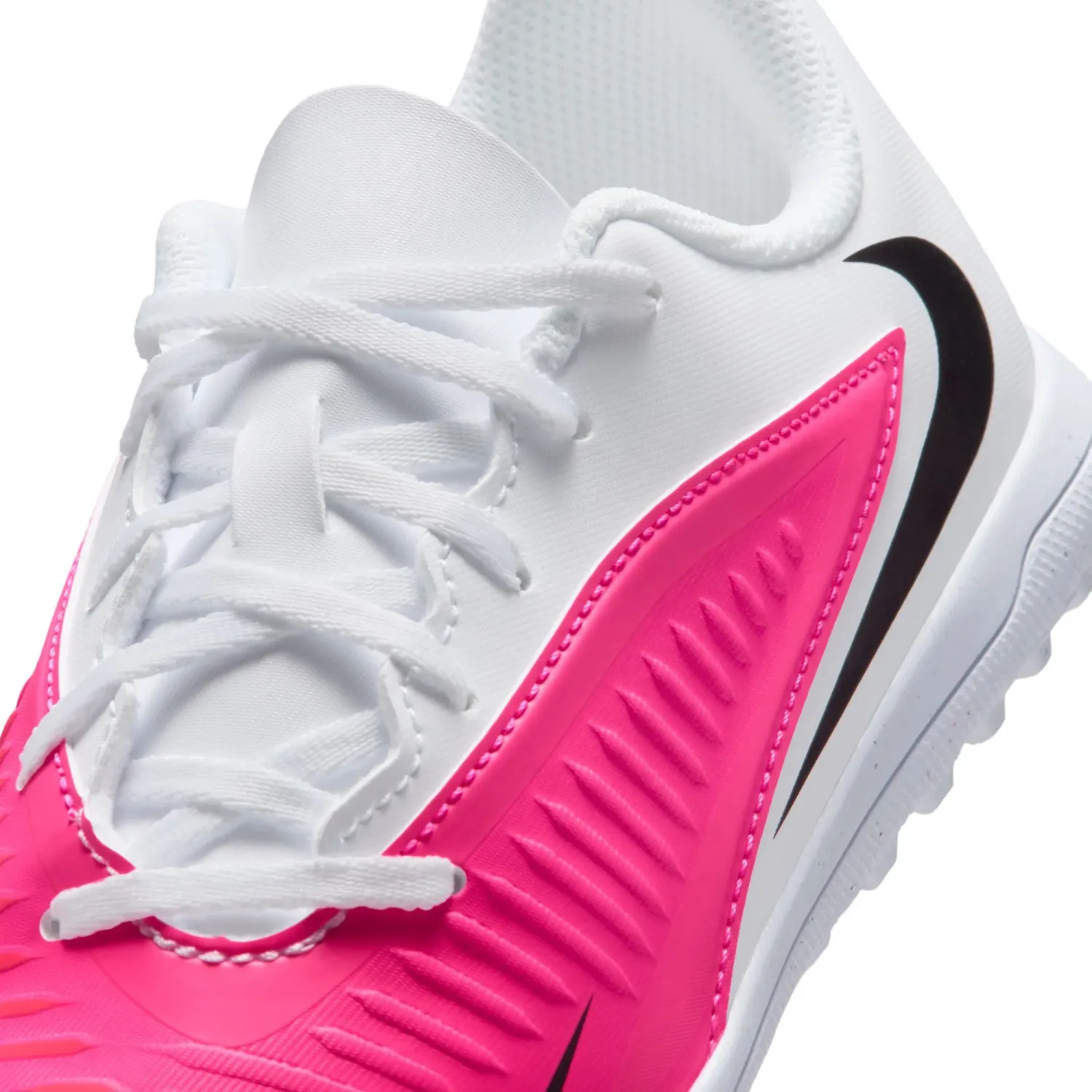 Nike Zapatillas Nike De Futbol Juvenil Phantom 6 Low Academy color blanco / fucsia | Platanitos