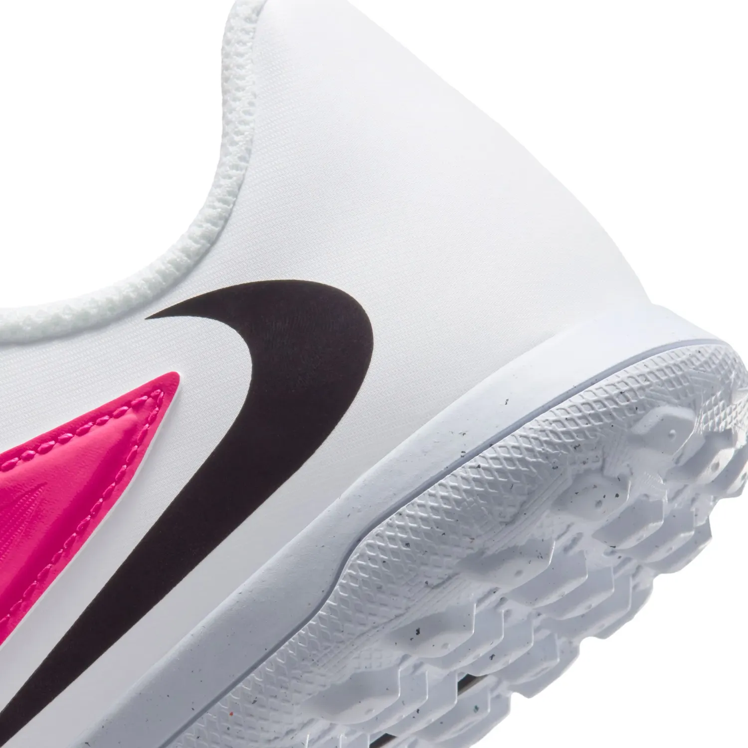 Nike Zapatillas Nike De Futbol Juvenil Phantom 6 Low Academy color blanco / fucsia | Platanitos