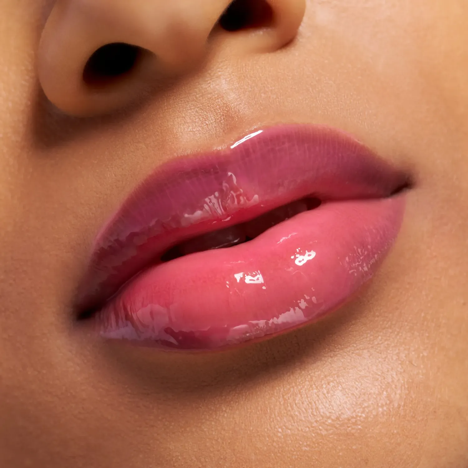 ESSENCE Brillo Essence Labial What The Fake! Plumping Lipgl. 102 color varios | Platanitos