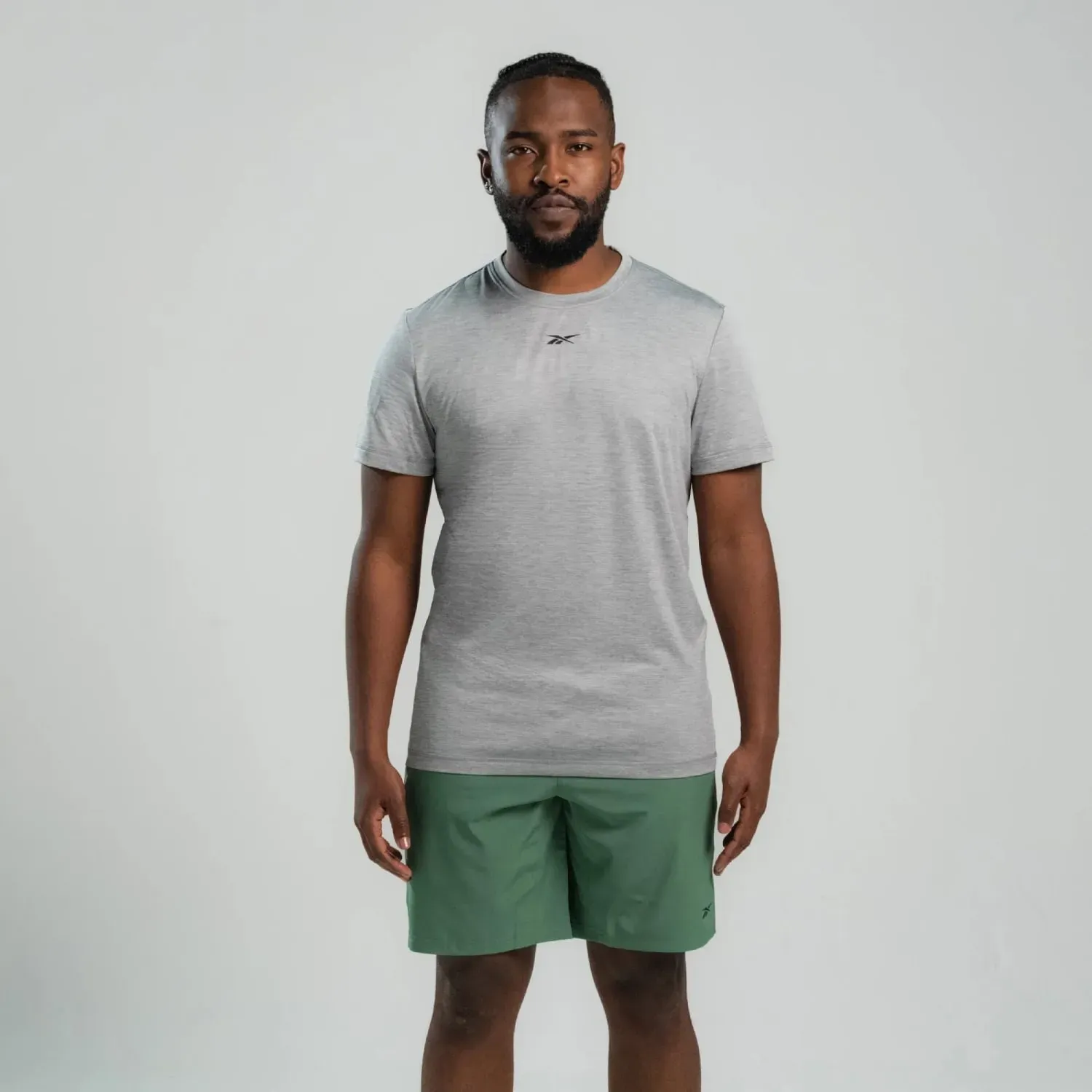 Reebok Polo Reebok Training Hombre Id Train Tech Tee color plomo | Platanitos