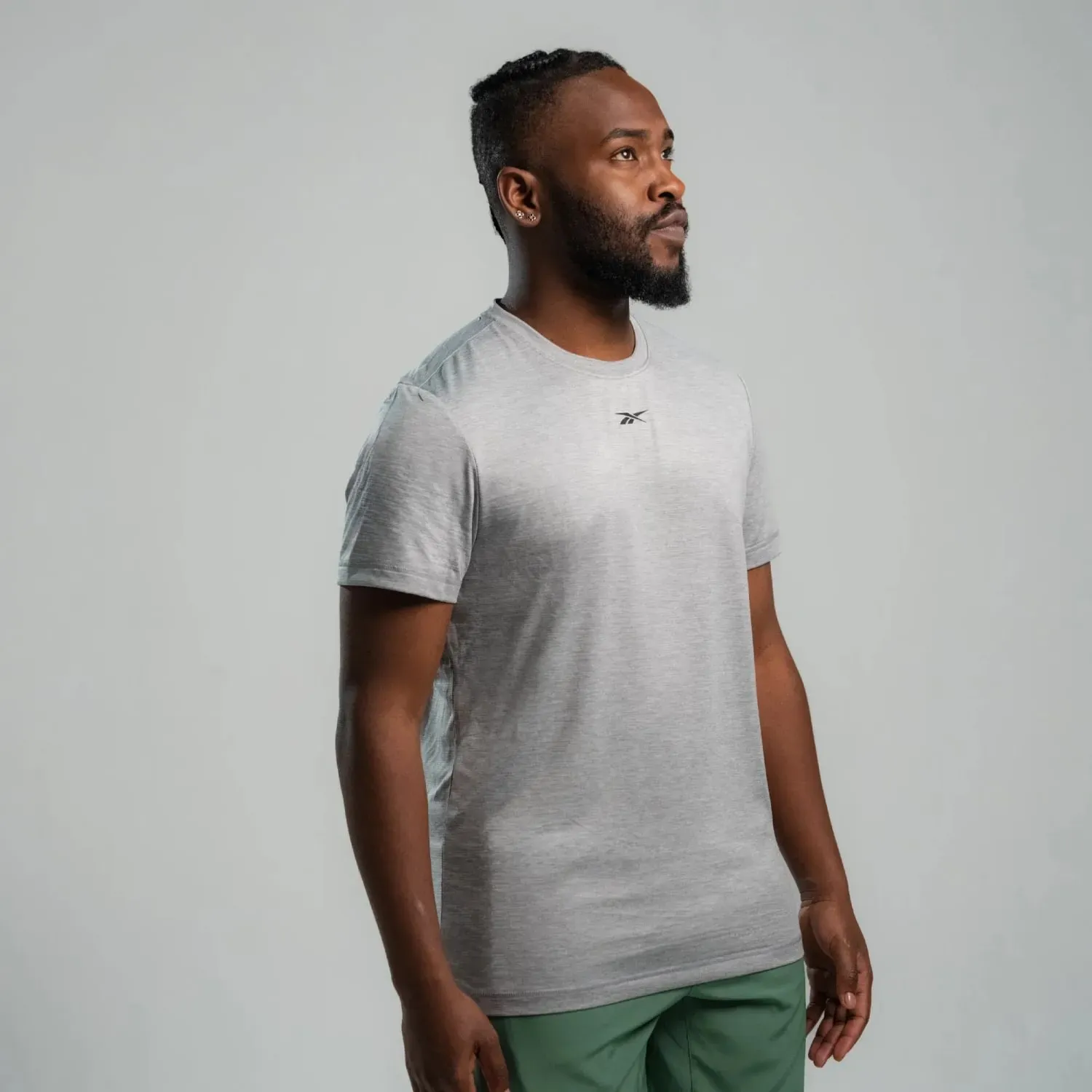 Reebok Polo Reebok Training Hombre Id Train Tech Tee color plomo | Platanitos