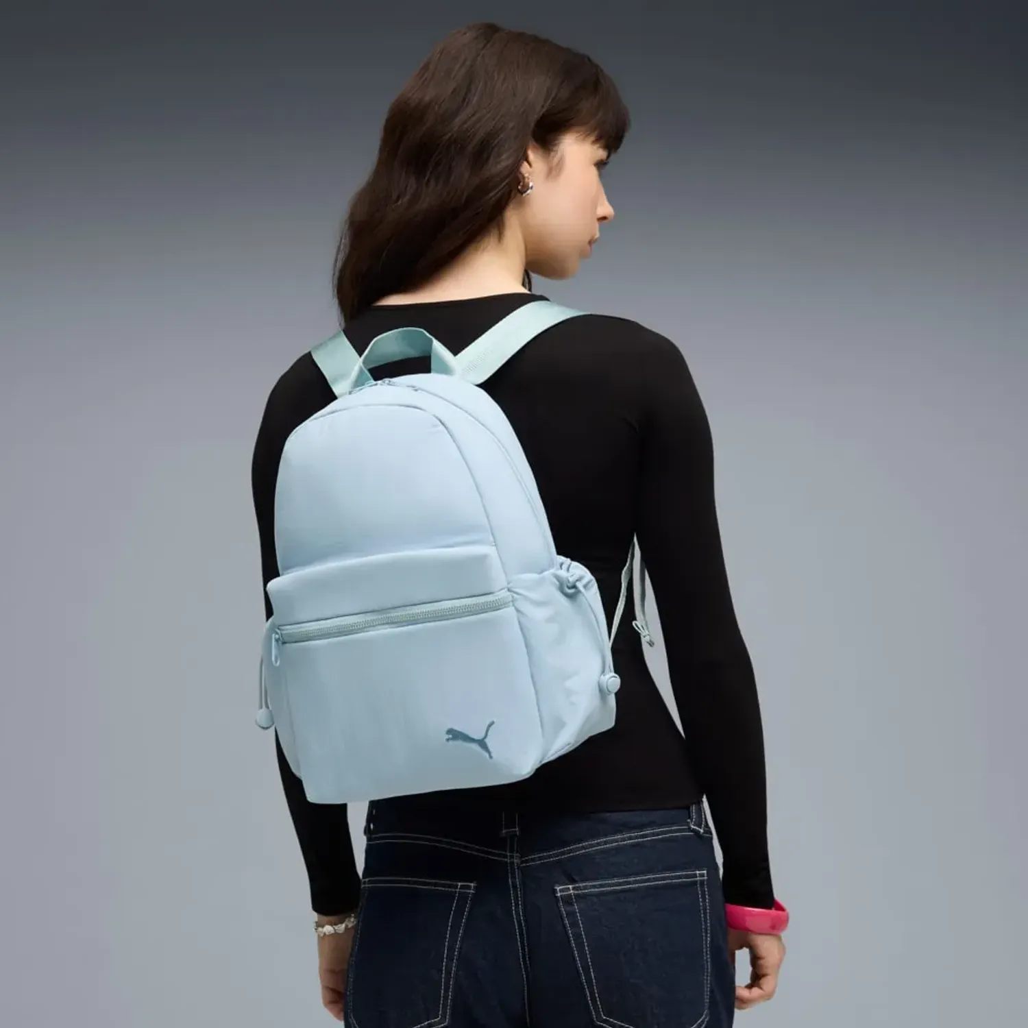 Puma Mochila Puma Deportiva Mujer - Her Small Backpack color celeste | Platanitos