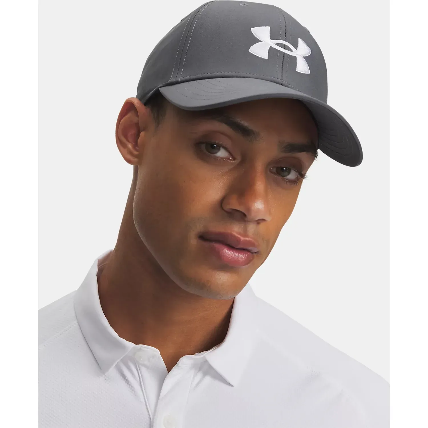 Under Armour Gorra Under Armour Golf Hombre Golf96 color plomo | Platanitos