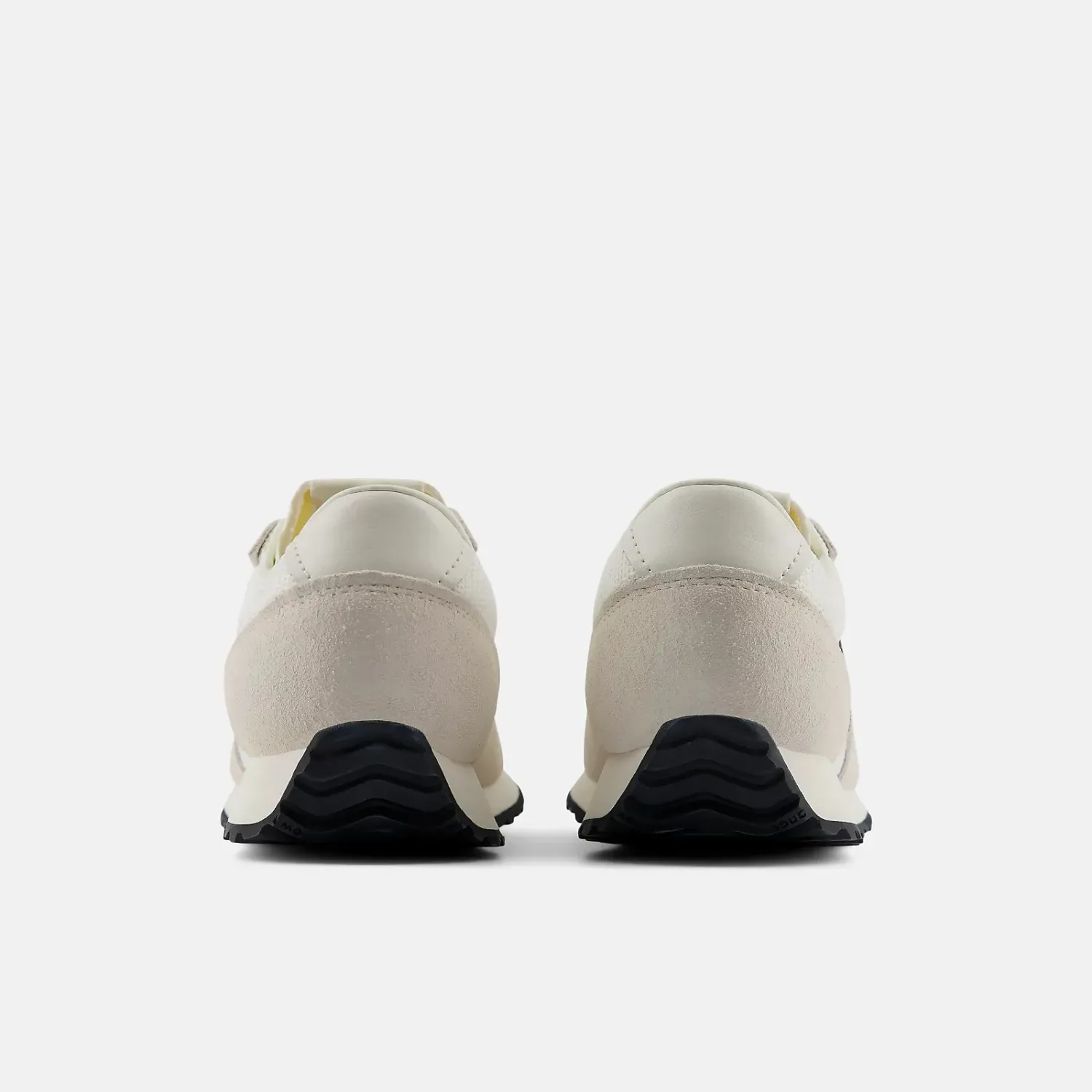Zapatillas New Balance Urbanas Unisex 471 color beige | Platanitos