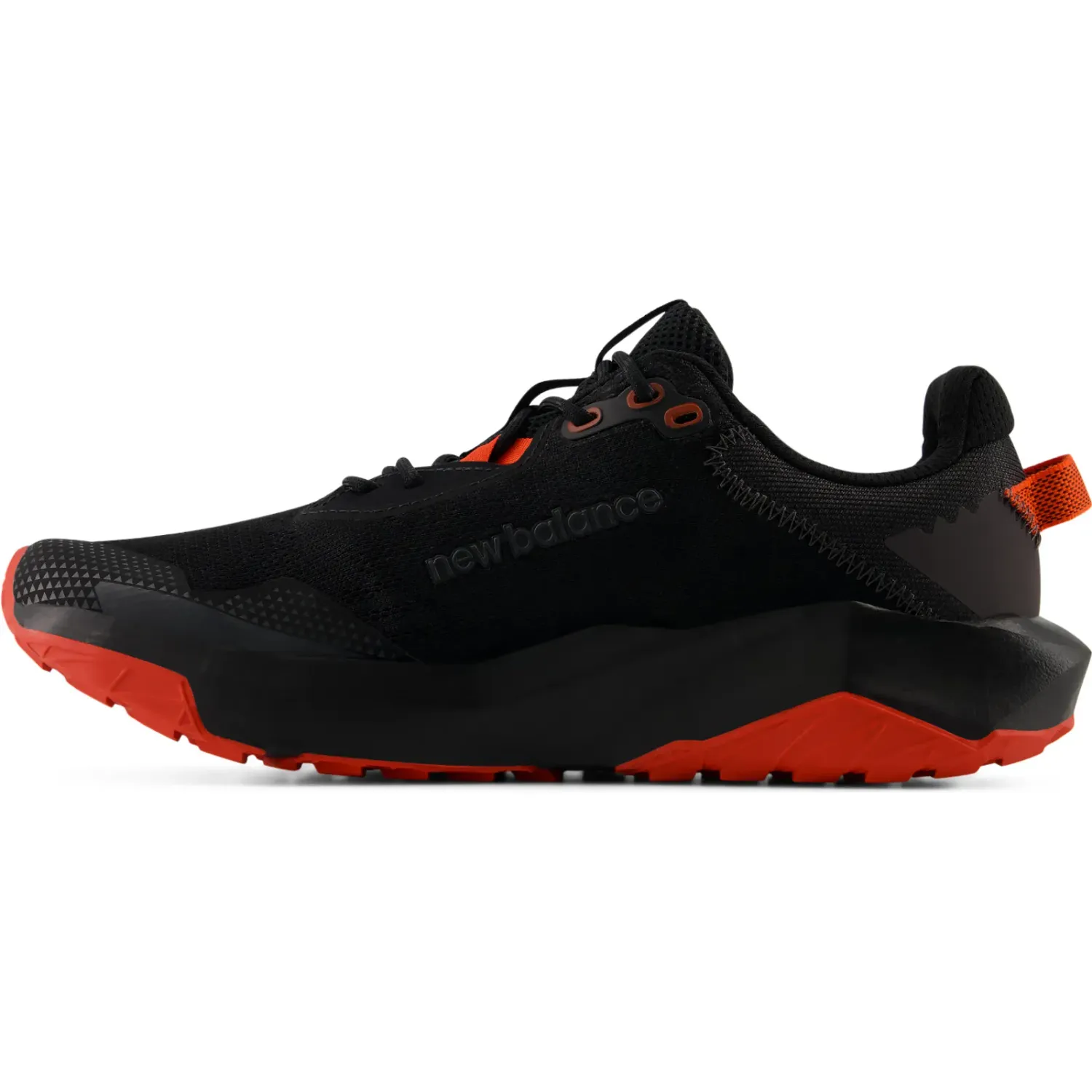 New Balance Zapatillas New Balance Trail Running Hombre Nitrel V6 color negro | Platanitos