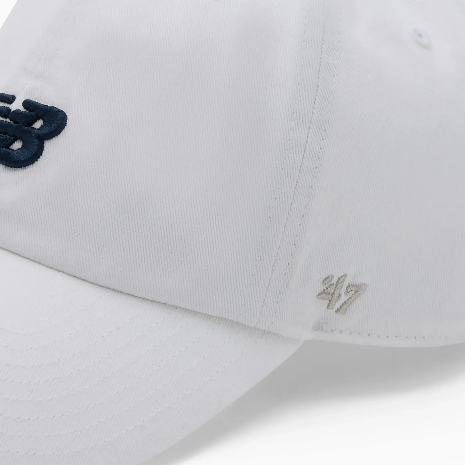New Balance Gorro New Balance Deportiva Unisex Performance Visor V 2.0 color blanco | Platanitos