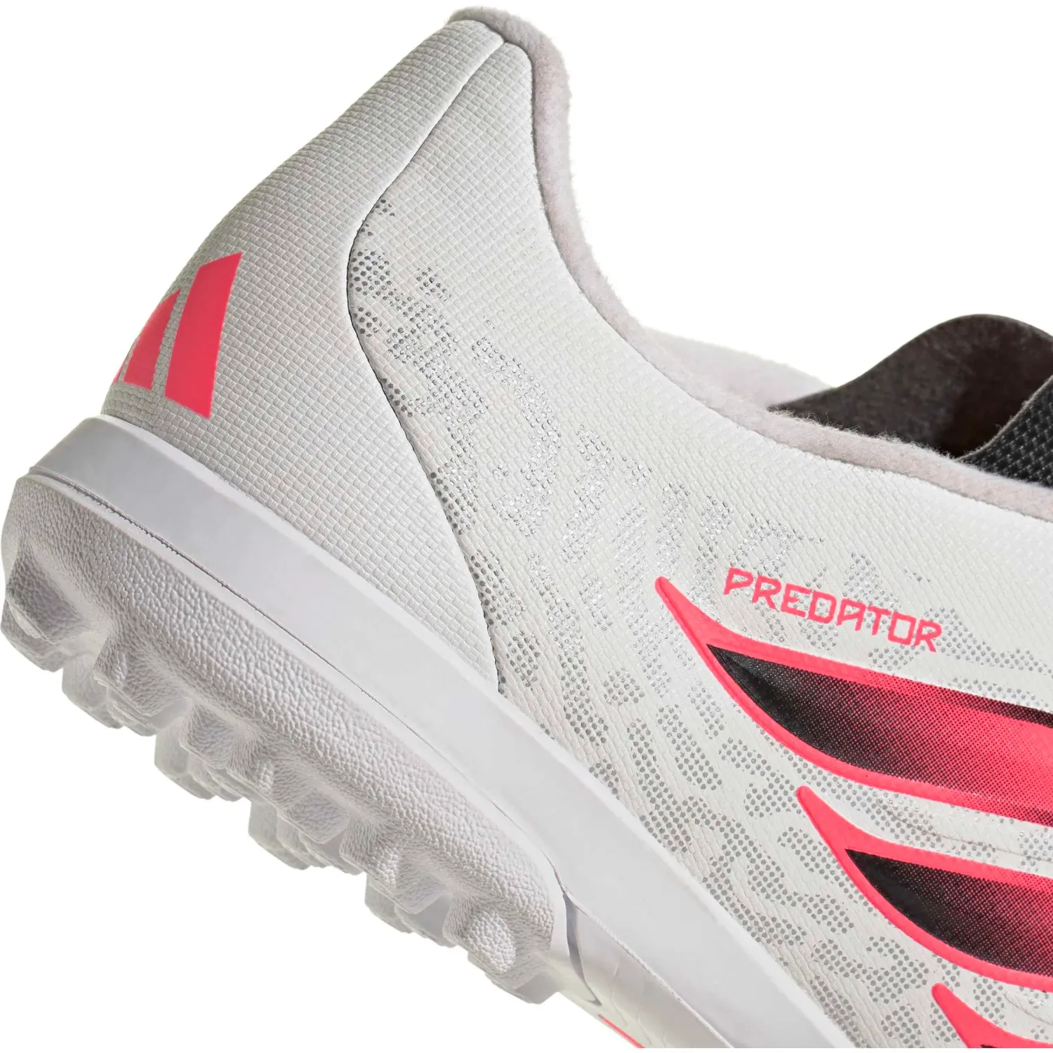 adidas Zapatillas Adidas De Futbol Unisex Predator Club Tf color blanco | Platanitos