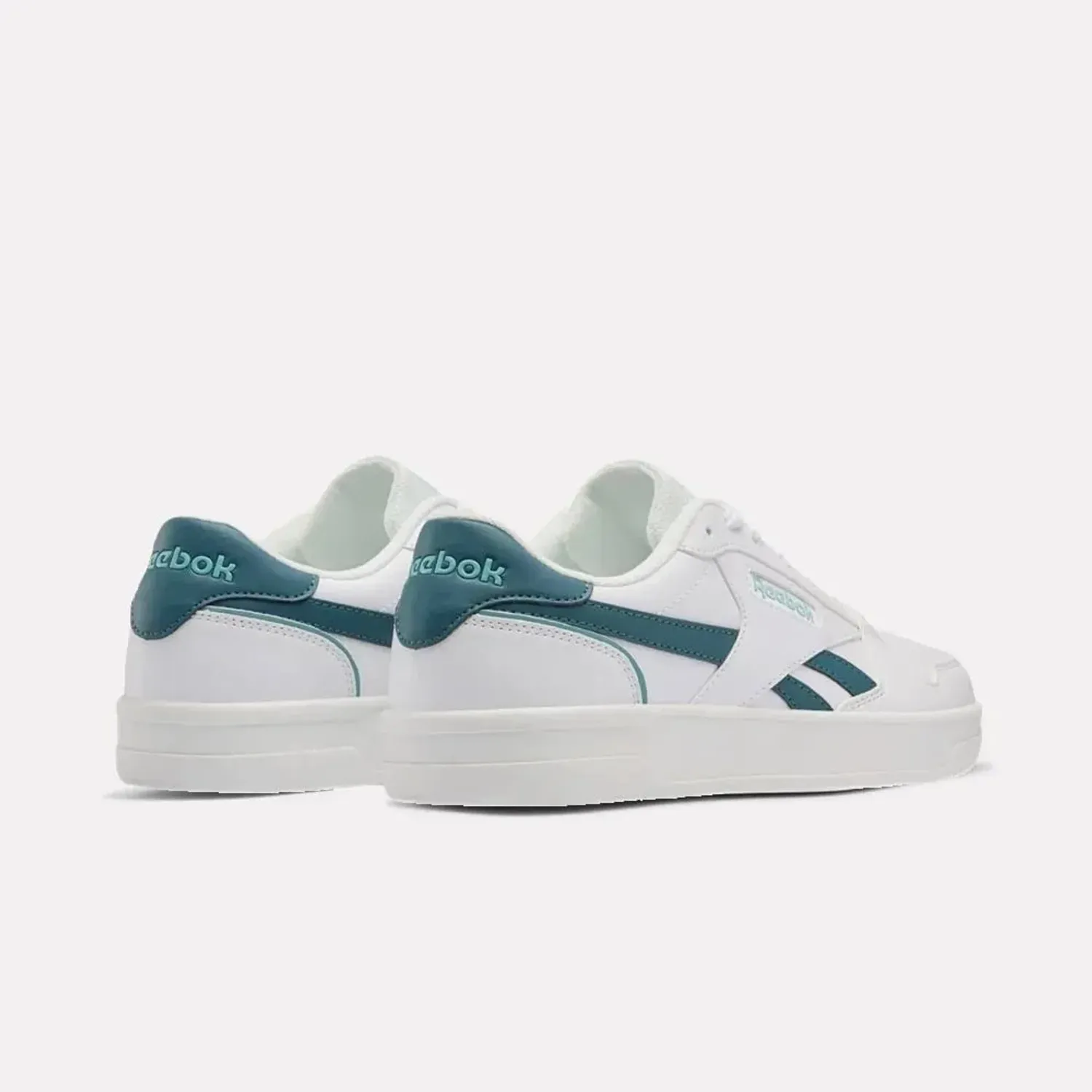Zapatillas Reebok Urbanas Hombre Match Prime V2 color blanco | Platanitos