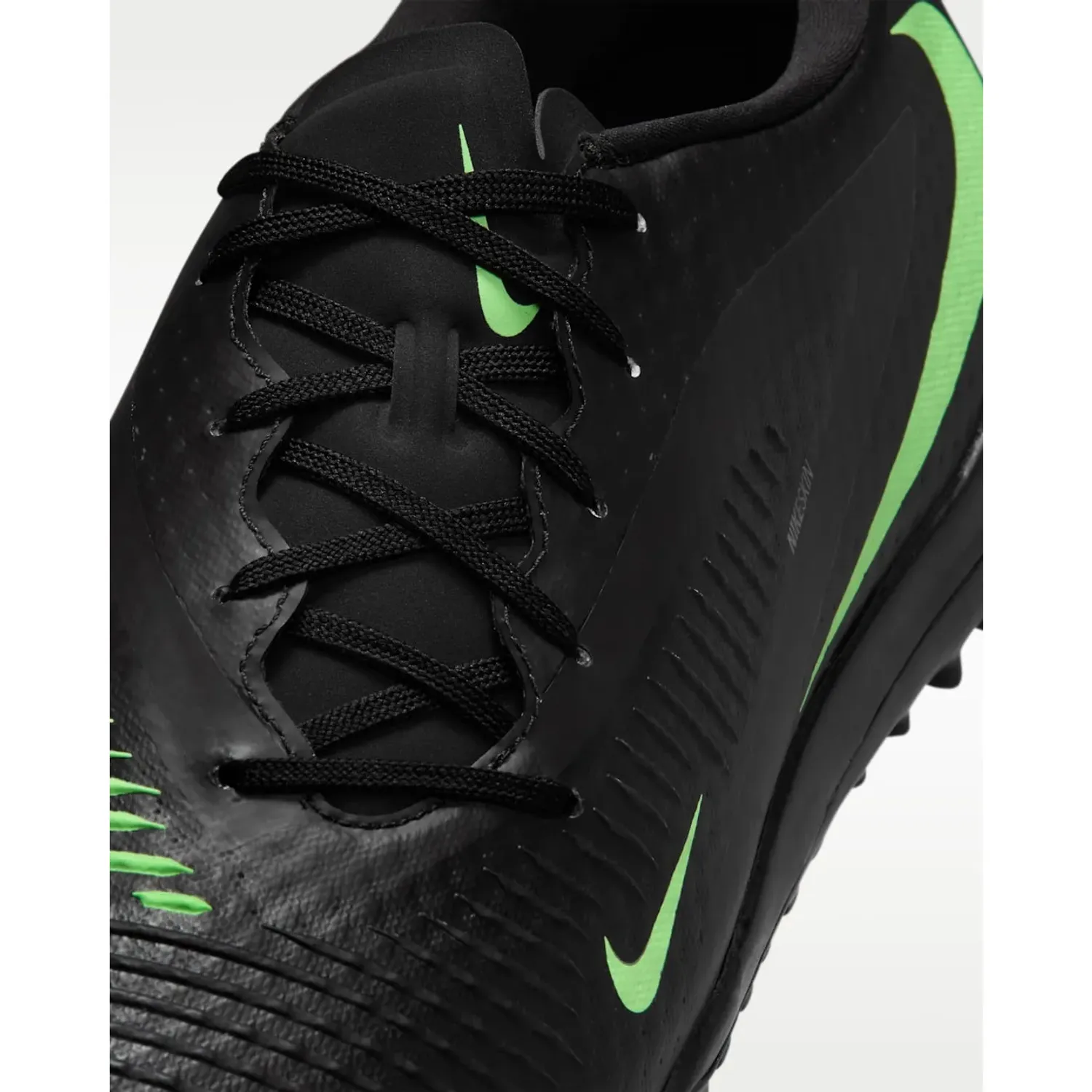 Nike Zapatillas Nike De Futbol Unisex Phantom 6 Low Acad Tf color negro | Platanitos