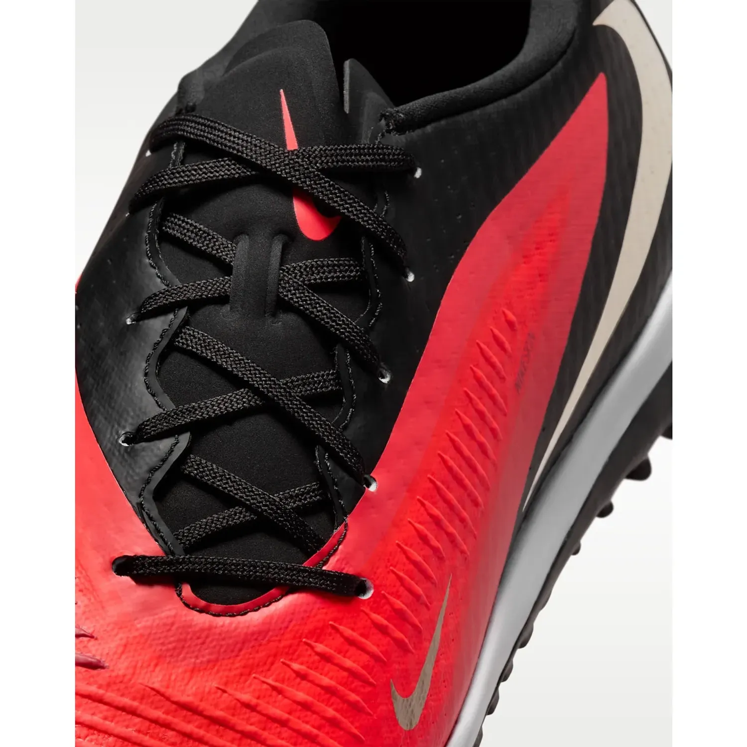 Zapatillas Nike De Futbol Unisex Phantom 6 Low Acad Tf color rojo | Platanitos