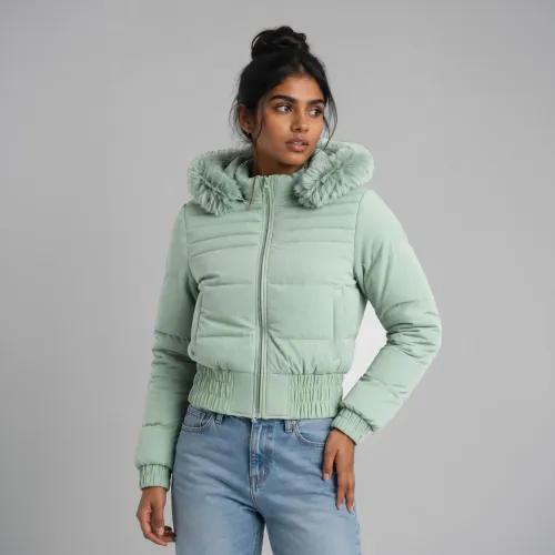 WALKING Casaca Crop Puffer Belinda 9918 Con Capucha Peluche Para Mujer