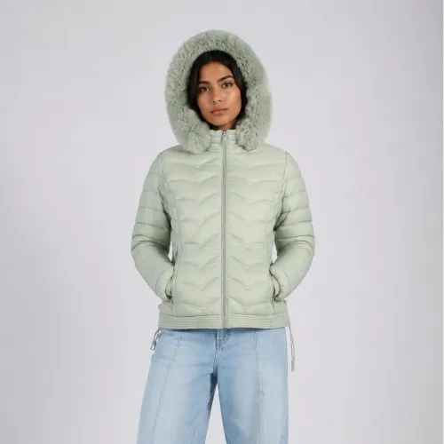 WALKING Casaca Puffer Entallada Belinda A2707 Con Capucha Peluche Para Mujer
