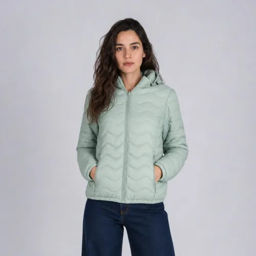 WALKING Casaca Puffer Entallada Belinda 8850 Con Capucha Para Mujer