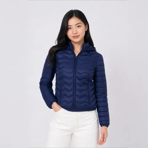 WALKING Casaca Puffer Entallada Belinda 8850 Con Capucha Para Mujer