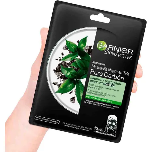GARNIER Mascarilla En Tela Charcoal Black Tea