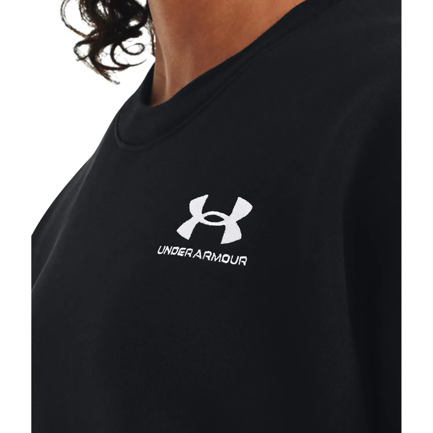 Under Armour Polera Under Armour Training Mujer Essential Fleece Oversize Crew color negro | Platanitos